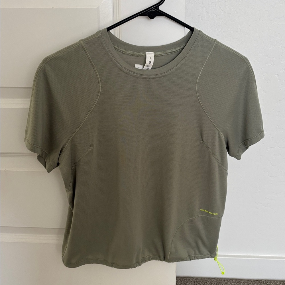 NWOT Lululemon cinched hem hiking shirt